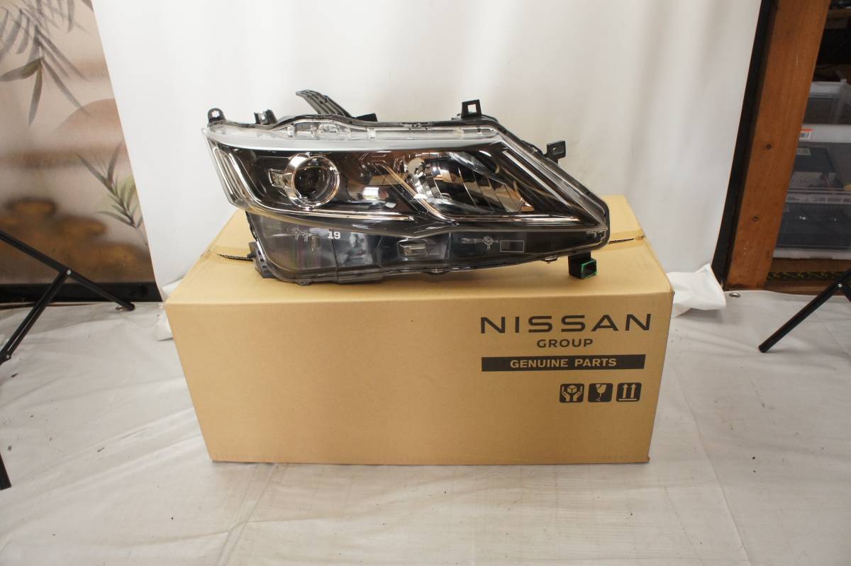 運転席側 ヘッドライト LED 26025-5TF5A GC27 GFC27 GNC27 C27 セレナ KOITO 右 R ヘッドランプ コイト 日産 純正 @1166d
