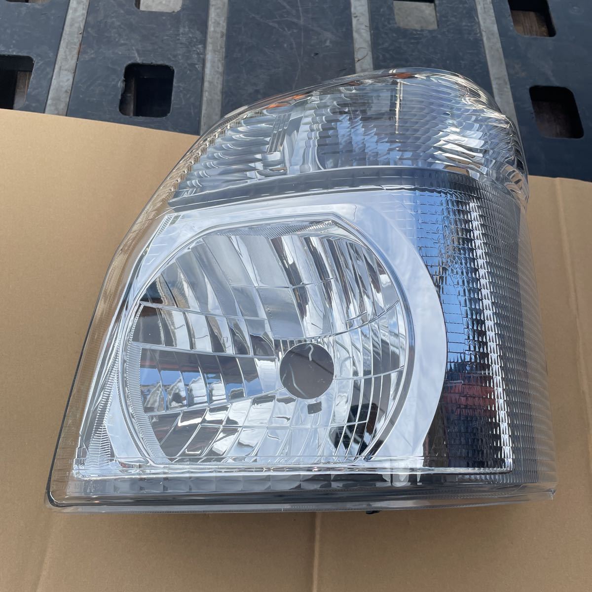 X SUZUKI キャリー DA16T 左 ヘッドランプ ヘッドライト DA16T 左