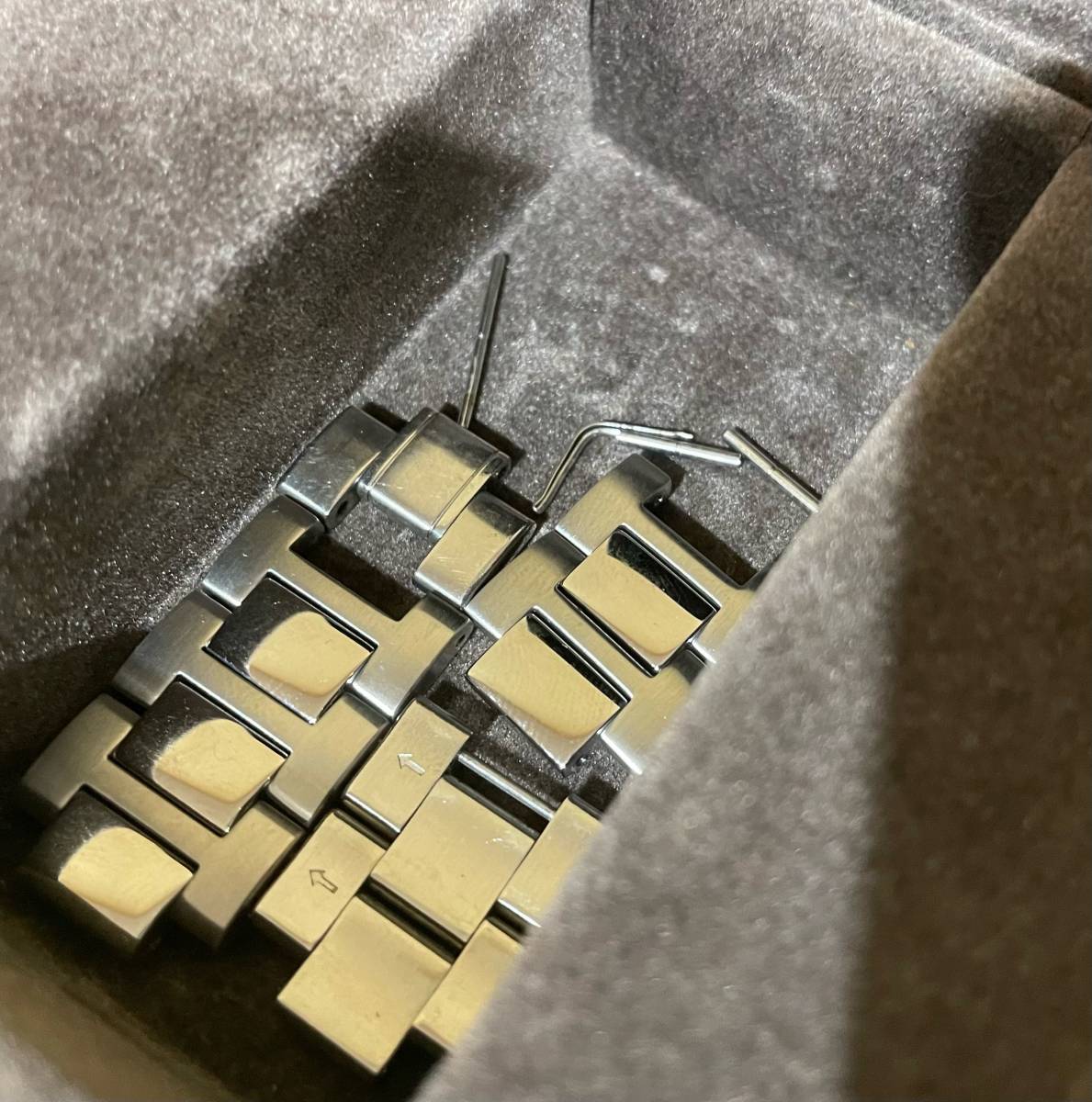 格安!! 99円スタート!! ジャンク 未稼働品 GUCCI グッチ 8900M 黒文字