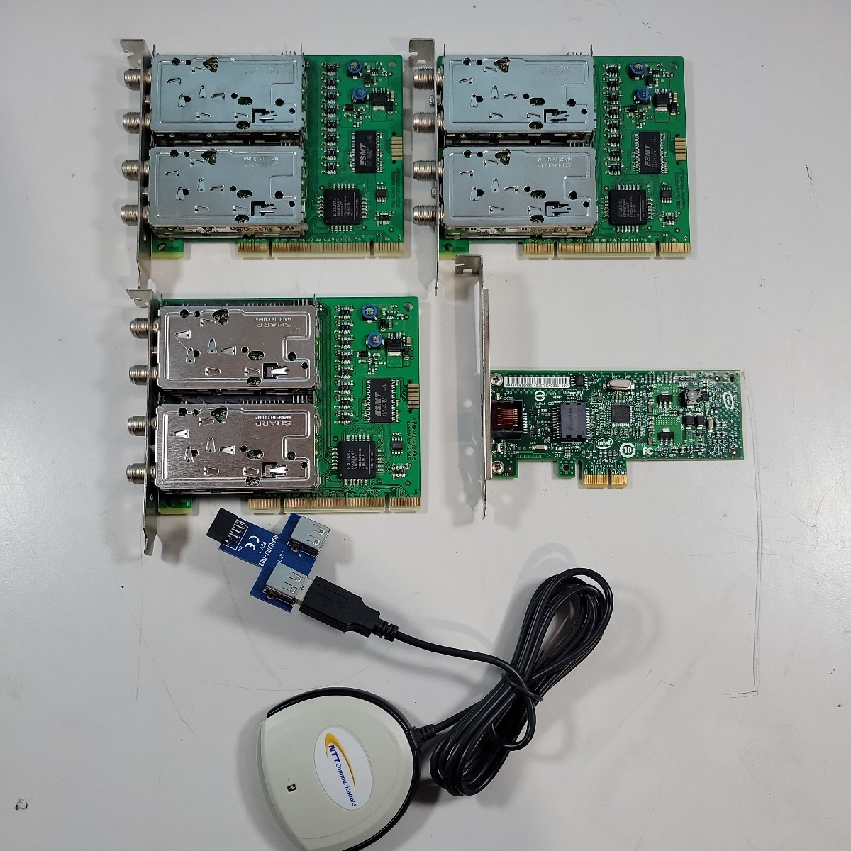 アースソフト PT2 TVチューナ3個 とINTEL GIGABIT CT DESKTOP ADAPTER 1個 とB-CASカードリーダーまとめ売り 中古品