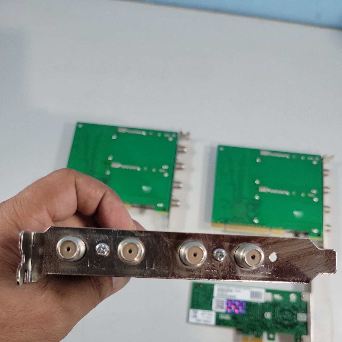 アースソフト PT2 TVチューナ3個 とINTEL GIGABIT CT DESKTOP ADAPTER