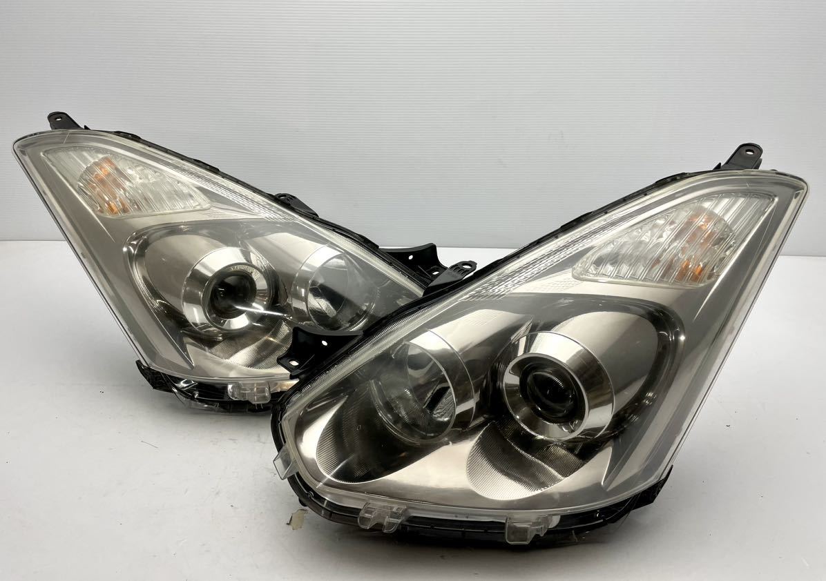 点灯OK ZNE10G 後期 ウィッシュ 純正 HID ヘッドライト 左右セット