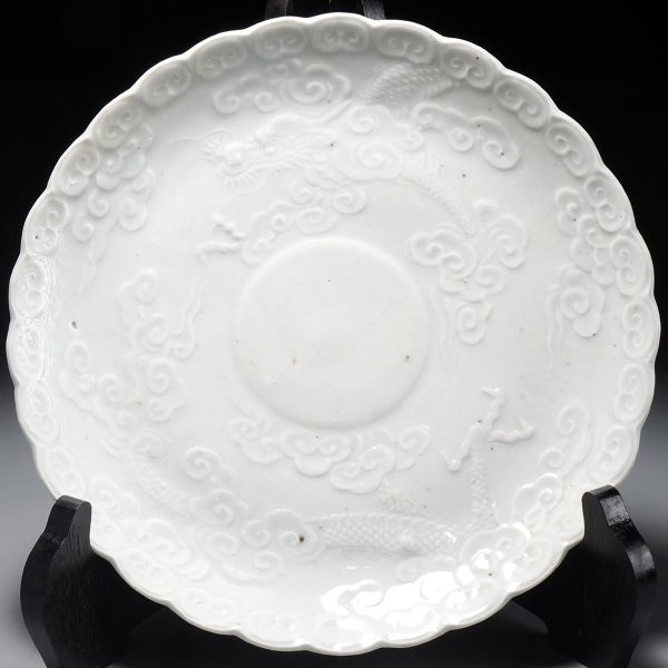 【セール，人気SALE】 W201. 中国古玩 白磁 陽刻 龍文 輪花皿 直径22.7cm / 陶器陶芸古美術時代(白磁)｜売買されたオークション情報、yahooの商品情報をアーカイブ公開 - オークファン 骨董陶磁器一般