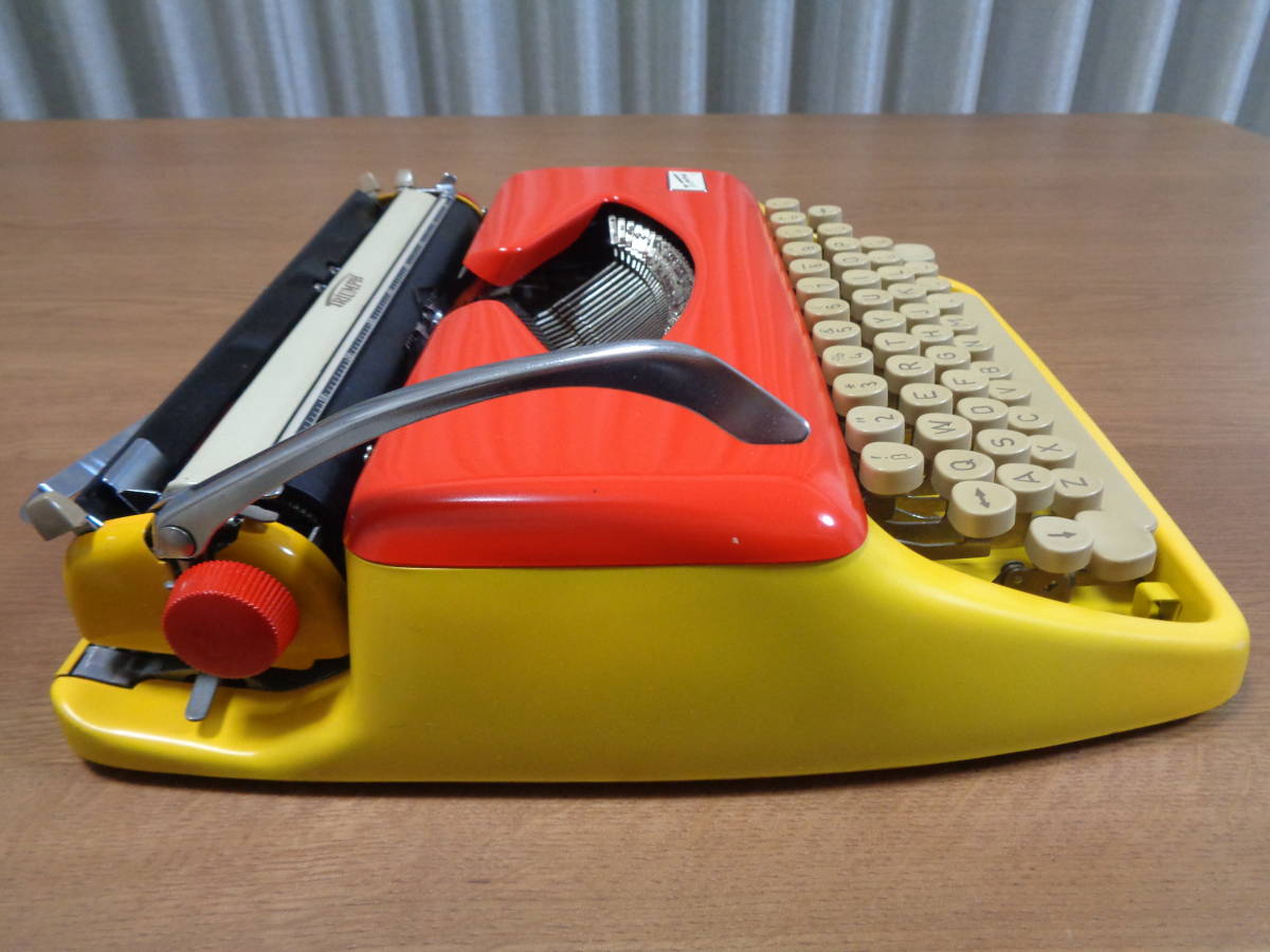 完動品 TRIUMPH TIPPA 1 トライアンフタイプライター カナ文字も打て