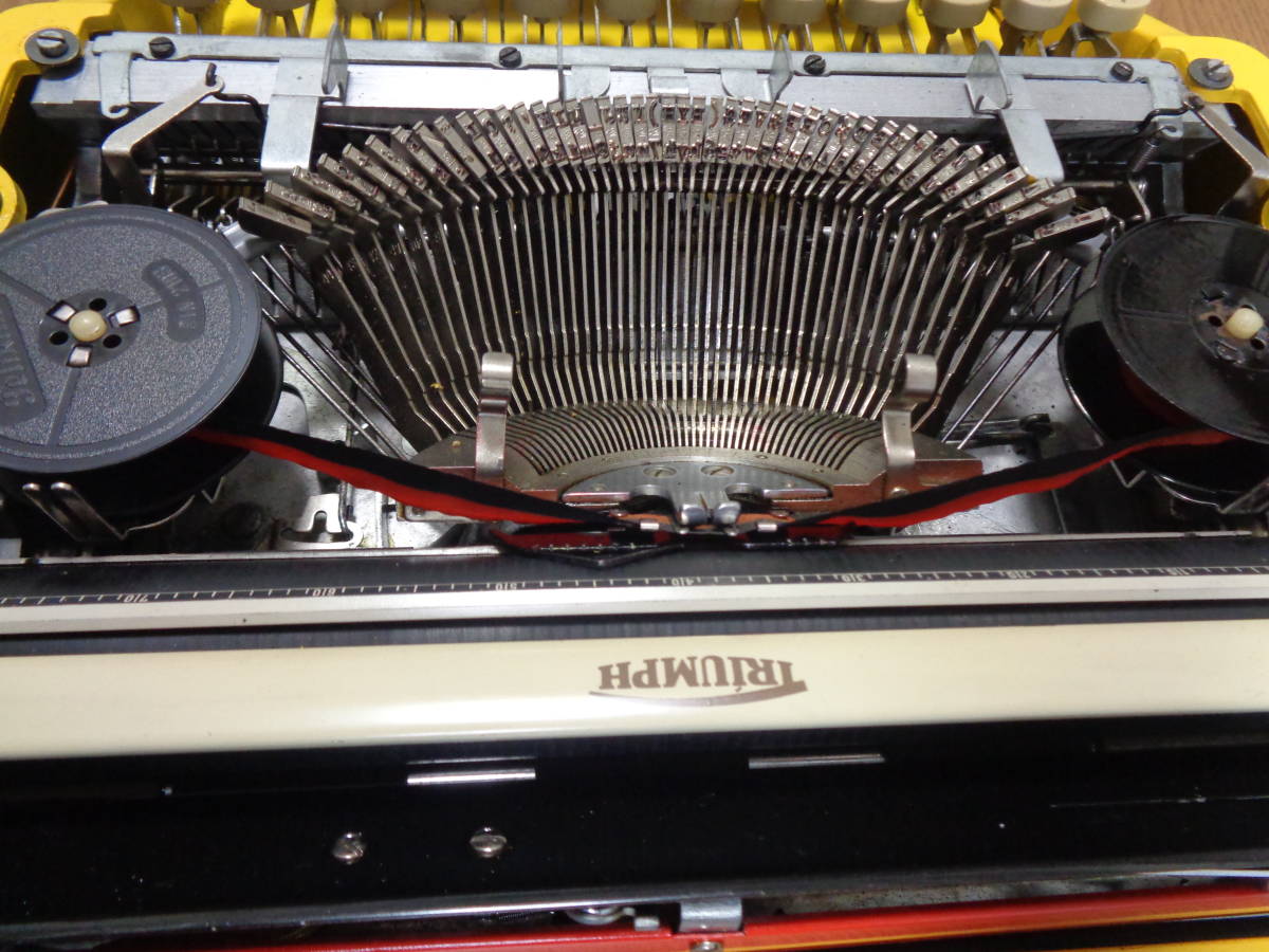 完動品 TRIUMPH TIPPA 1 トライアンフタイプライター カナ文字も打て