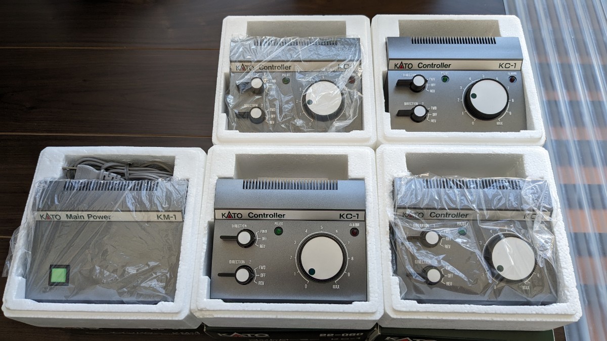 カトー】 鉄道模型コントローラー KM-1×1個、KC-1×4個 コントローラー KC-