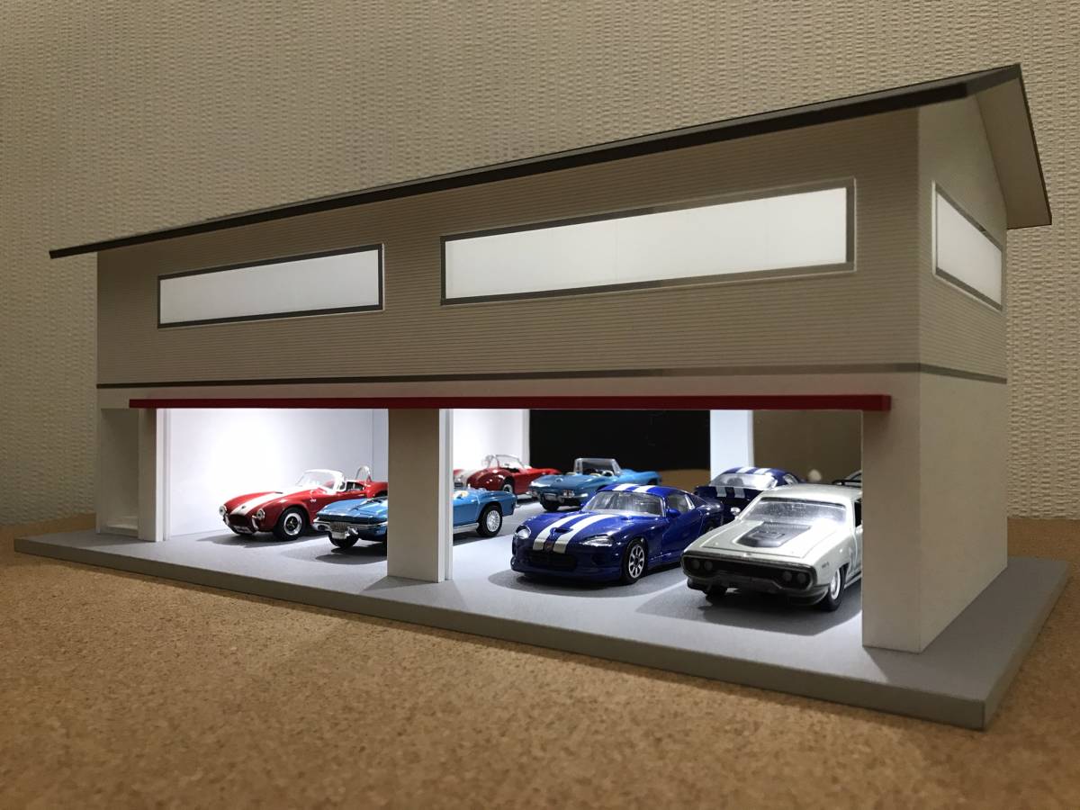 ミニカー専用ジオラマ：1/43 世田谷ベースタイプガレージ／シャッター 