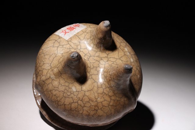 博物館展示品 来歴有 1238 南宋時代 哥窯三足香炉 幅約10cm (検)青磁