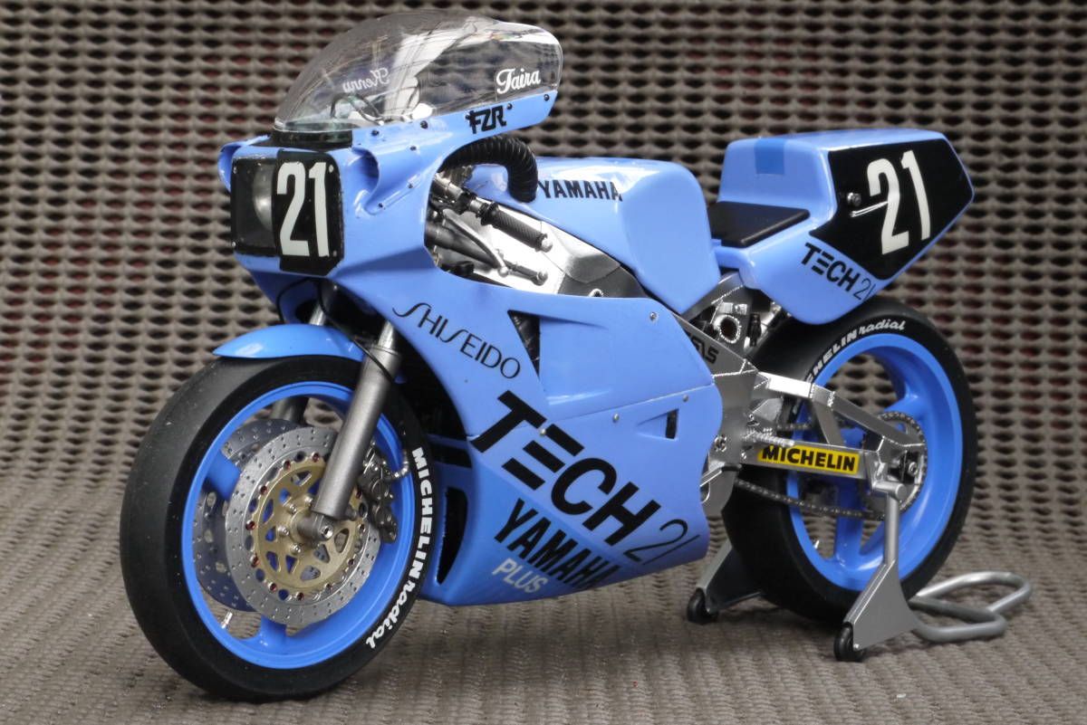 フジミ1/12 TECH21 ヤマハFZR750 85 鈴鹿8耐 完成品