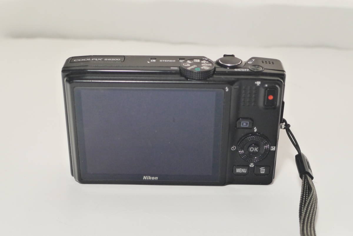 ✨動作未確認✨Nikon COOLPIX S8200 ホワイト ジャンク