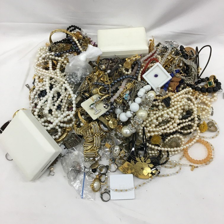 全国無料，限定SALE メッキ フェイクパール イミテーション 他 アクセサリ 雑貨 約4.9kg おまとめ BIAO2004(その他)｜売買されたオークション情報、yahooの商品情報をアーカイブ公開 - オークファン その他