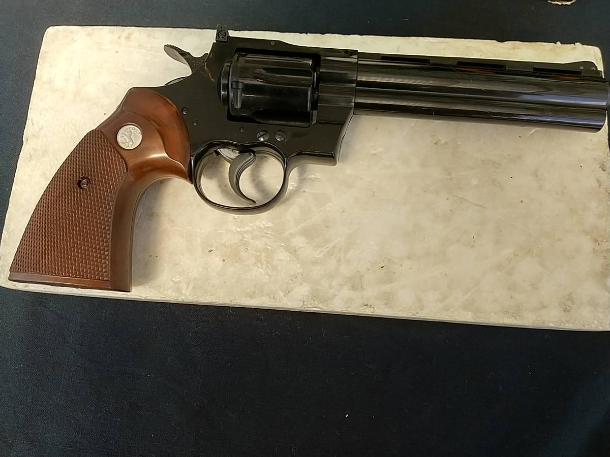 MGC POLICE PYTHON 357 MAGNUM REVOLVER Python 0 MGC (374