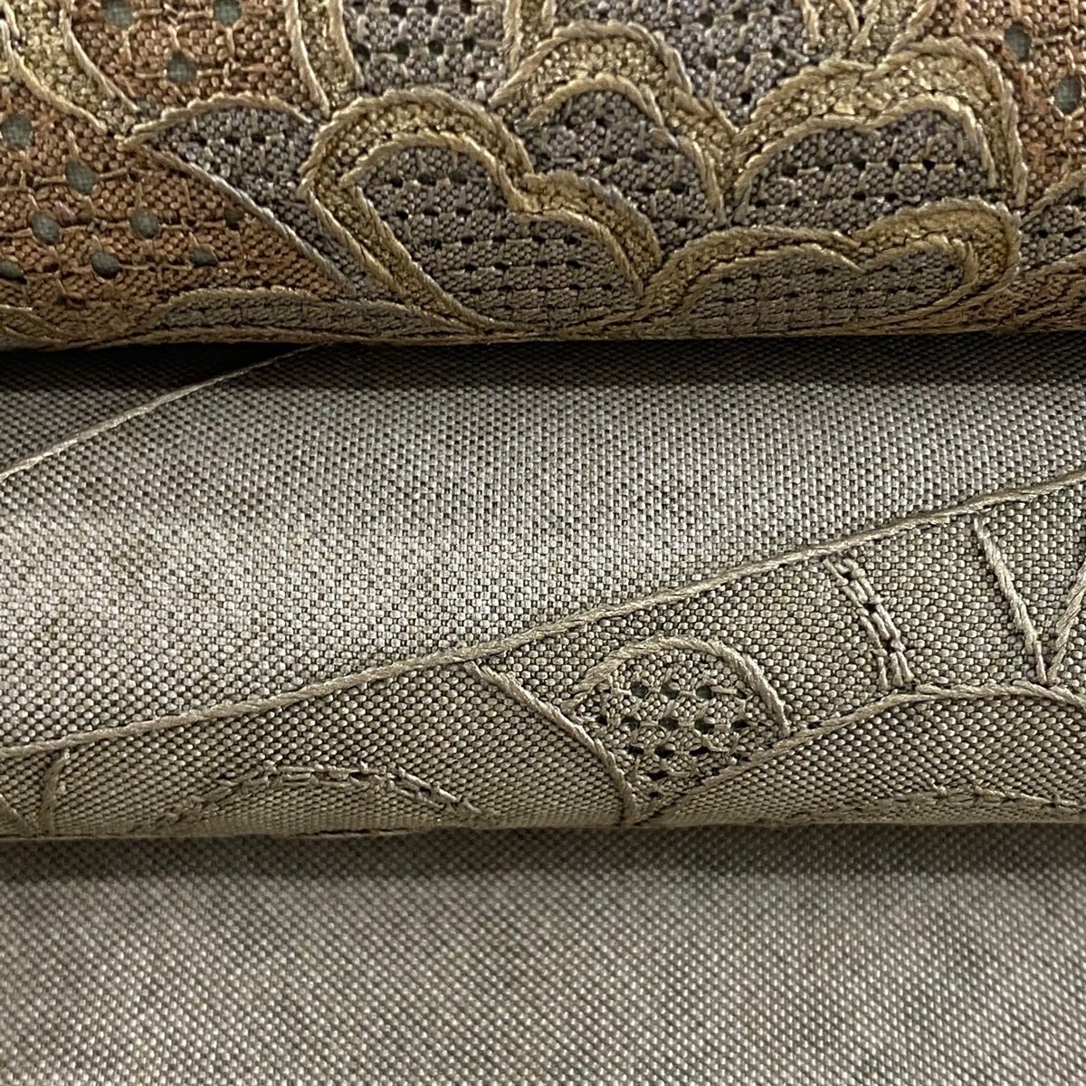 袋帯 美品 名品 草花 青海波 刺繍 金彩 灰茶 お太鼓柄 正絹 【中古】 袋帯