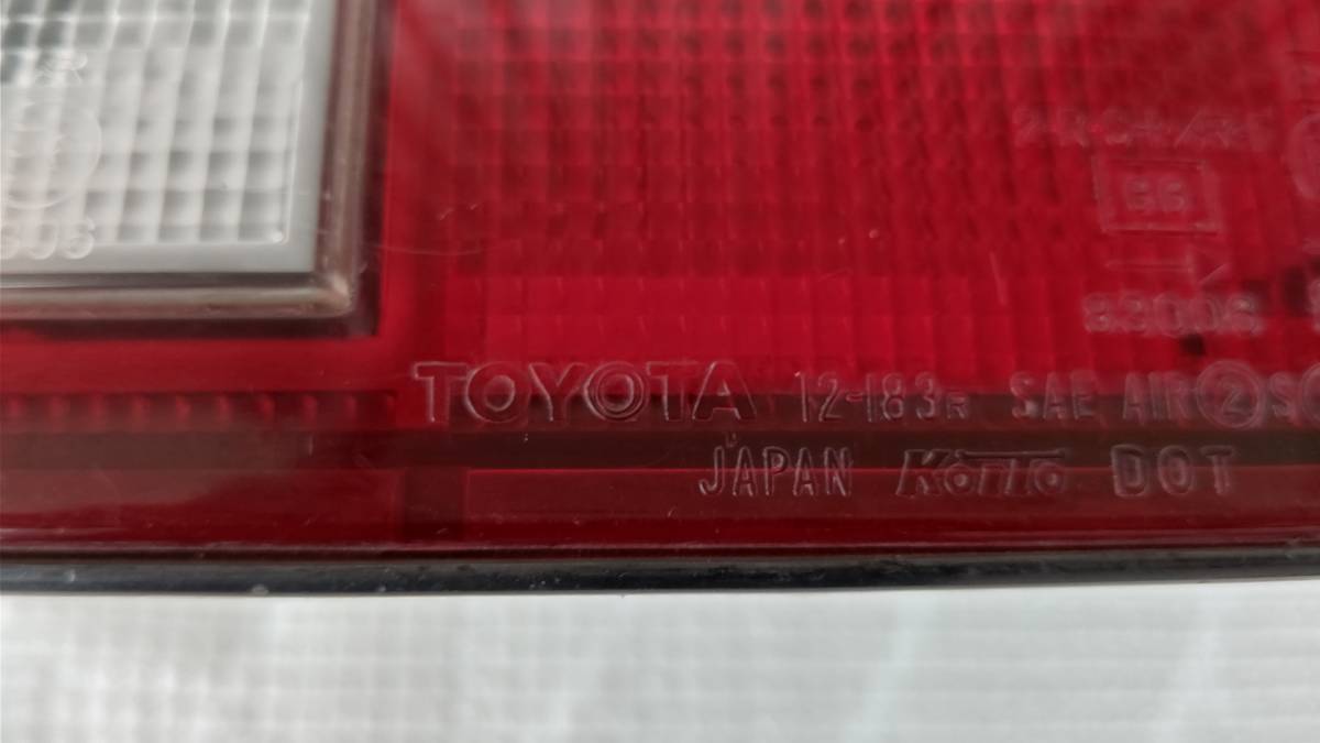 トヨタ純正 AE86 AE85 レビン 2ドア 2Dr 前期 テールランプ 右 RH
