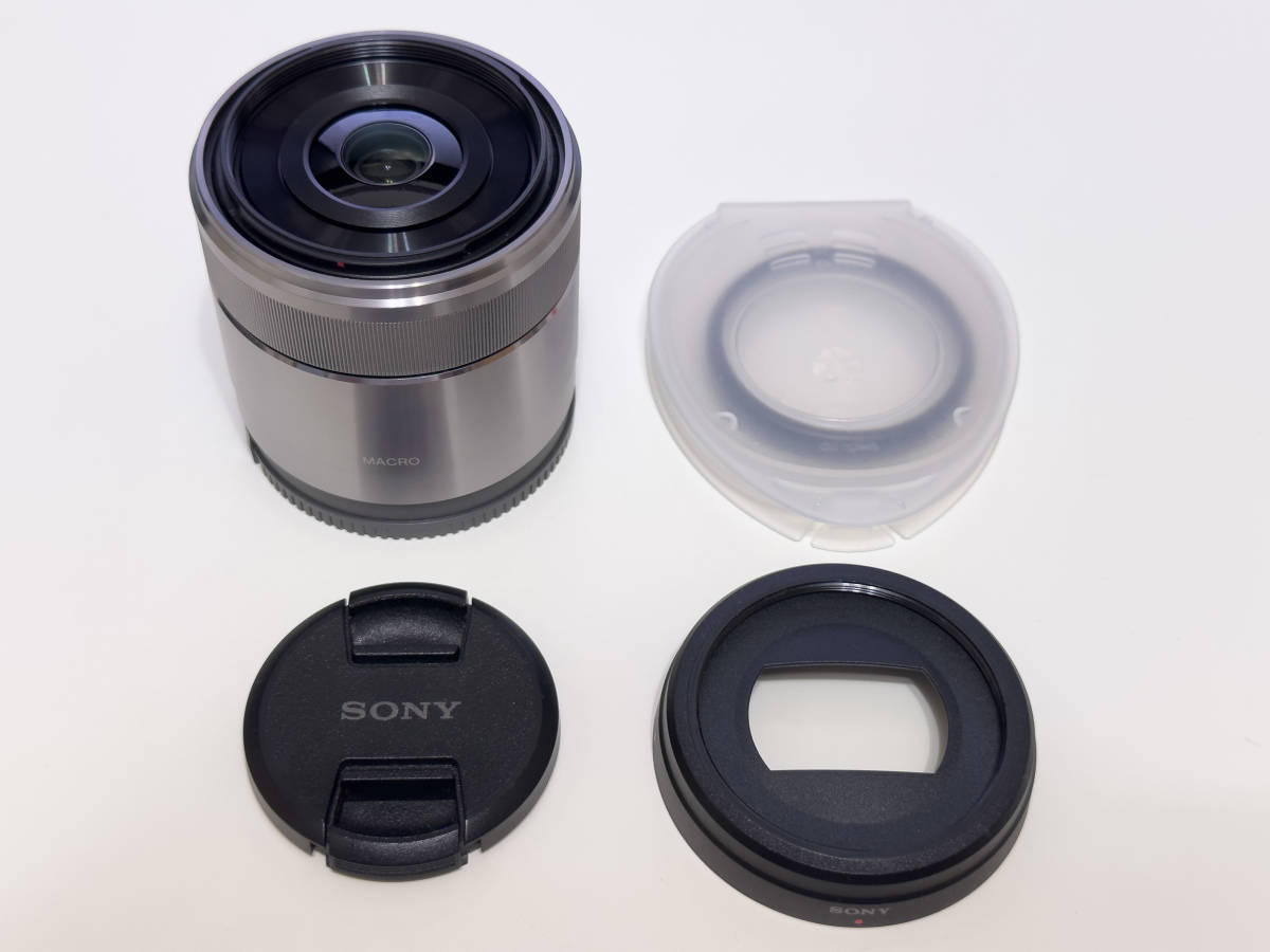 SONY] SEL30M35 Eマウント 30mm F3.5 Macro APS-C用 シルバー