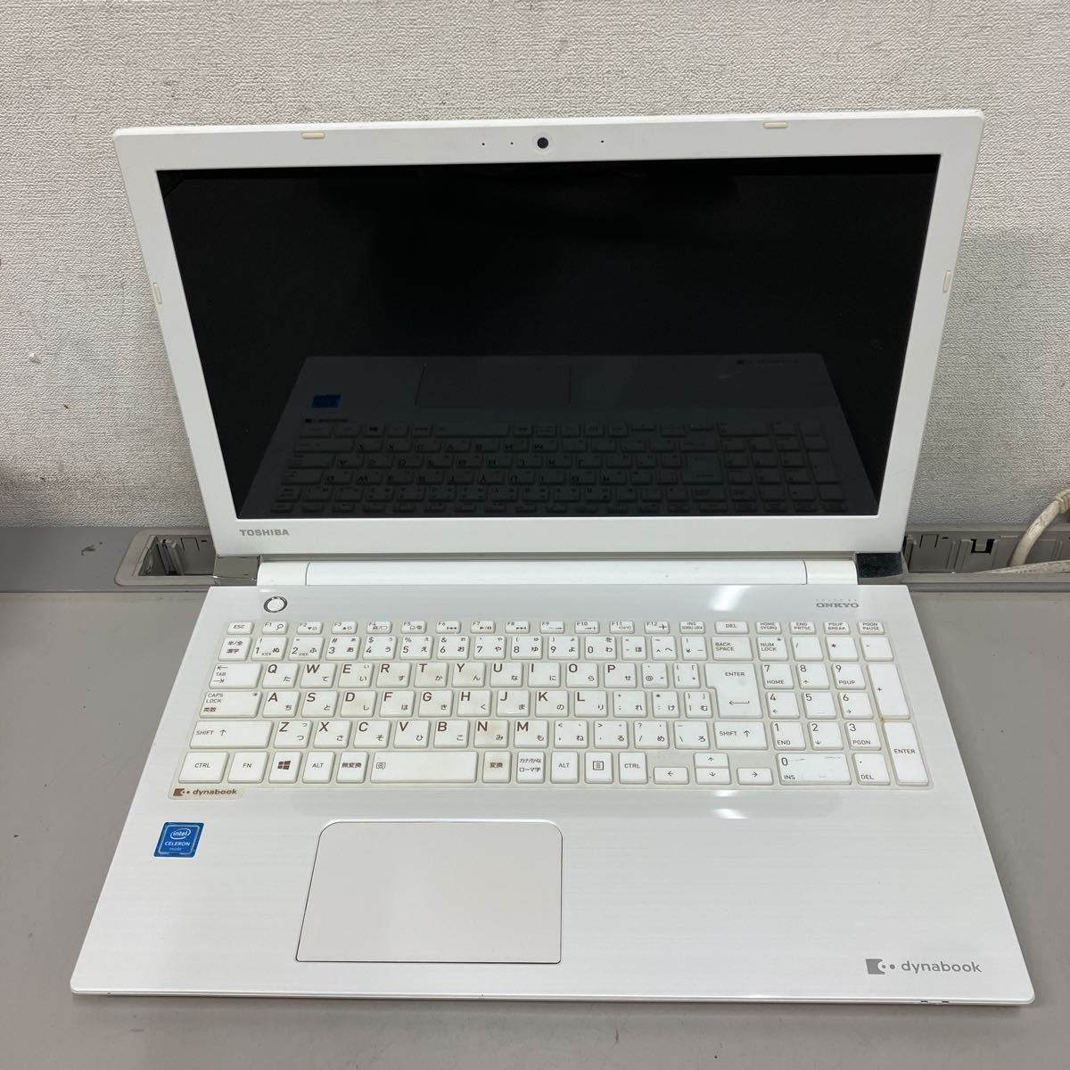 B161 TOSHIBA dynabook T45/CW PT45CWP-SJA2 celeron 3865U メモリ4GB