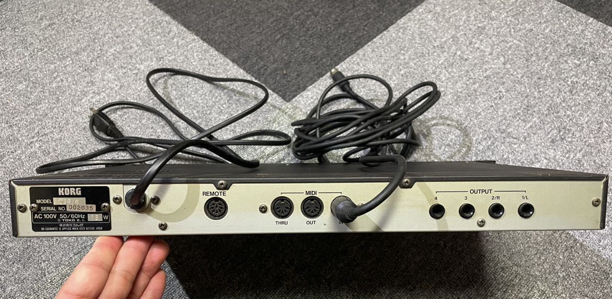 コルグKORG 03R/W 音源モジュール 通電確認済み (中古品）＋4Uラック