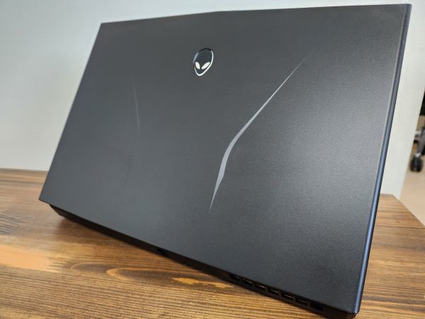 終了】ALIENWARE M14X 完動美品 中古売ります。