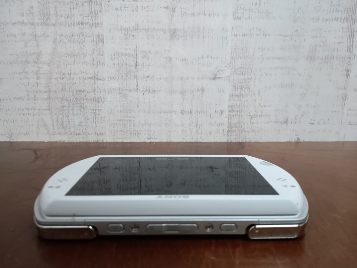 SONY　ソニー　PSP-N1000 PSP go　PlayStation Portable Go プレイステーション　ポータブル　ゴー　ゲーム機　ジャンク PSP go Portable