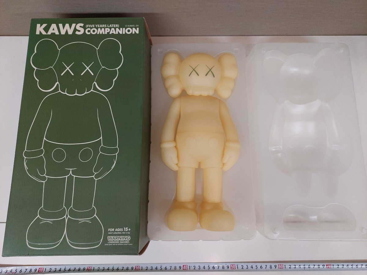 メディコムトイ KAWS カウズ (FIVE YEARS LATER) Companion フィギュア