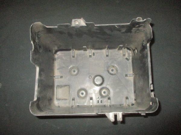 ■プジョー 206 XS バッテリートレイ 中古 9624622180 部品取あり バッテリーケース バッテリーボックス ハウジング カバー ■