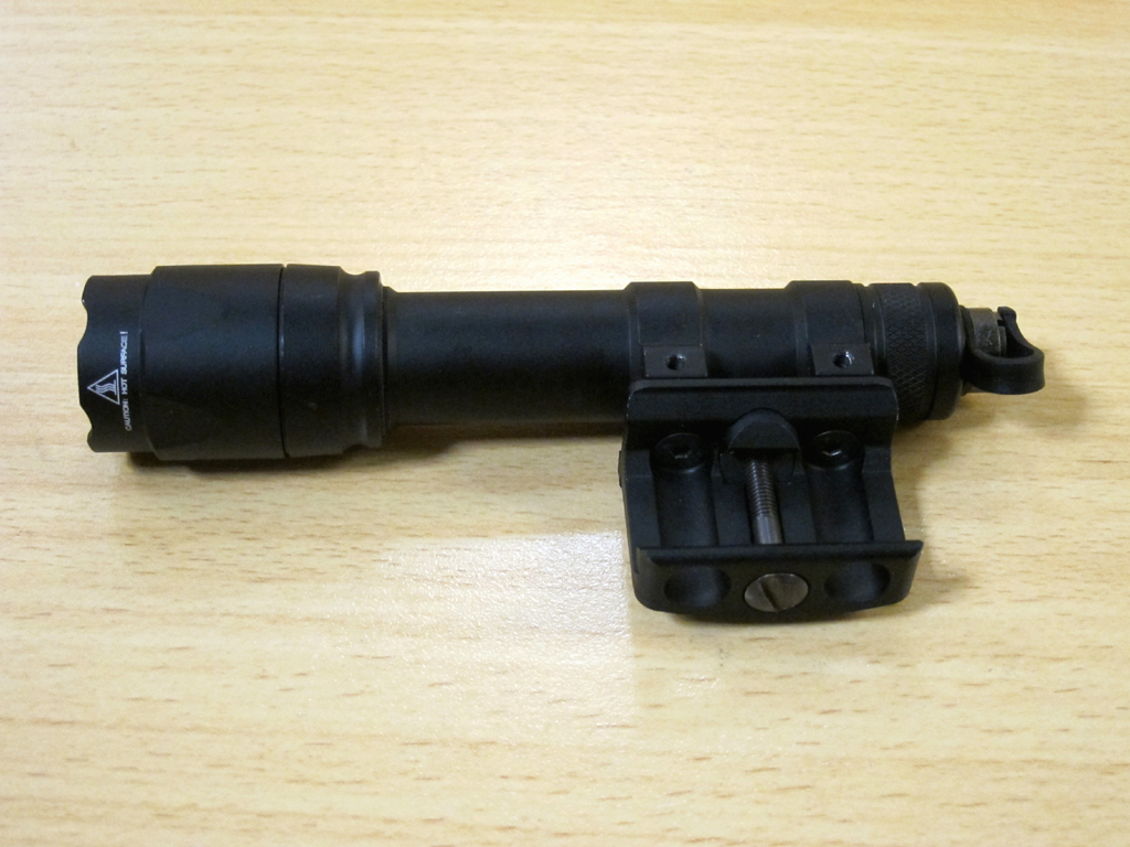 美品 SUREFIRE タイプ M600C スカウトライト PEQ-15 DBAL-A2 LEDライト