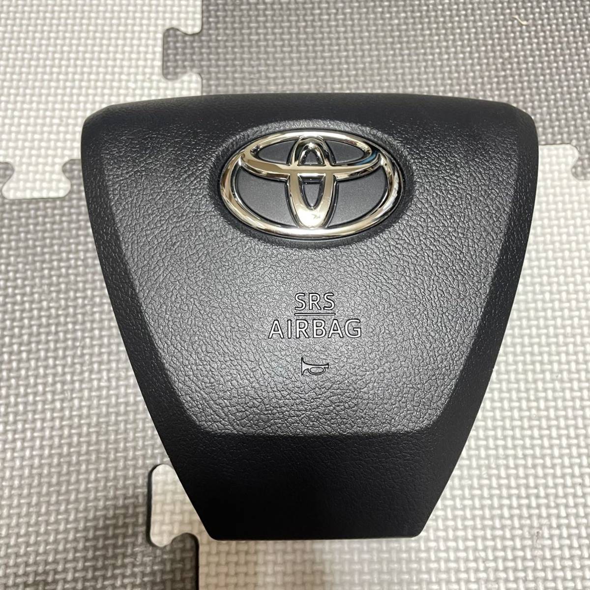 ★美品 純正品★30アルファード ヴェルファイア トヨタ純正 運転席エアバッグカバーエアーバッグSRS AIRBAG AGH30W AYH30W GGH30W前期 後期