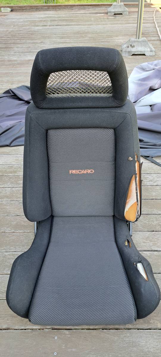レカロシート　RECARO　千葉県より出品　破れ有り