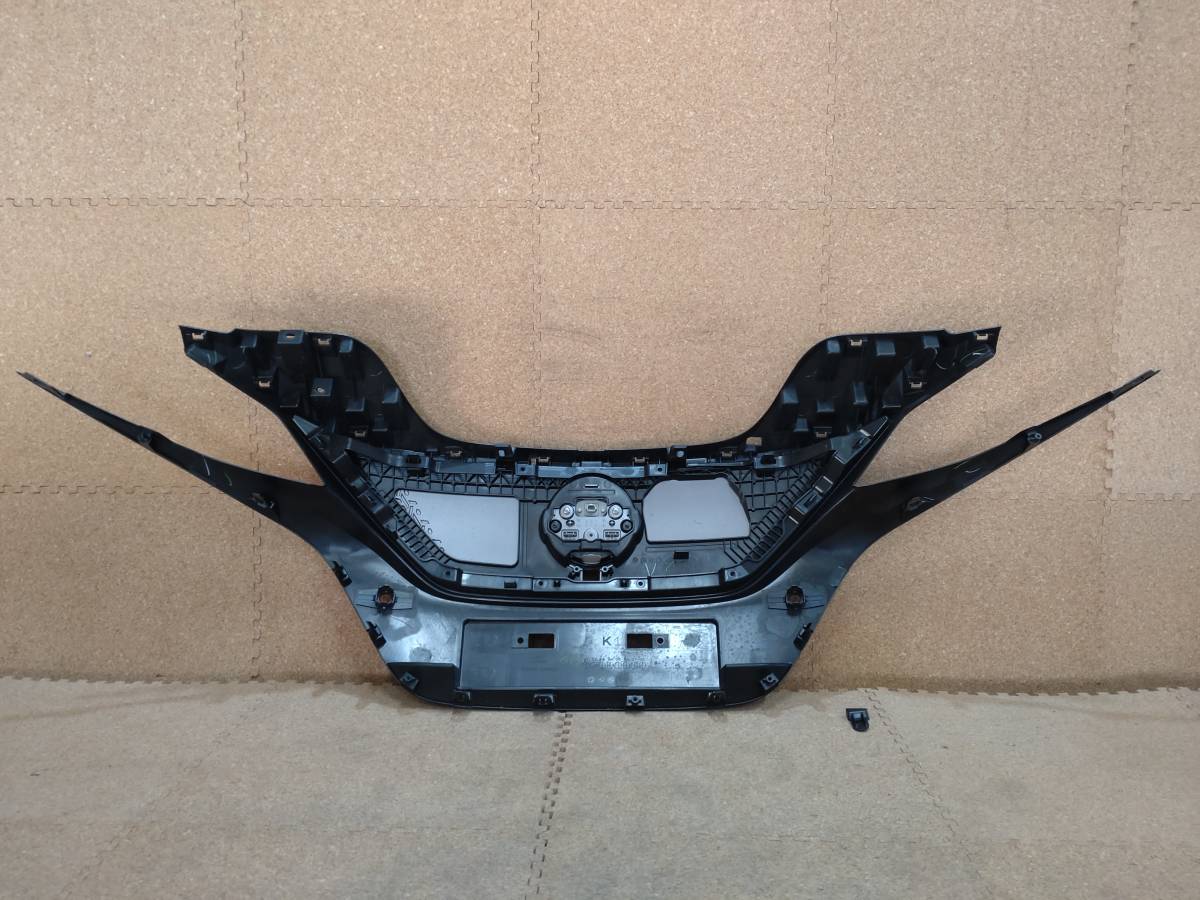 にんにん品 日産 リーフ ZE1 フロントグリル 62070 6WK5B ※個人宅不可※【R5-3967E