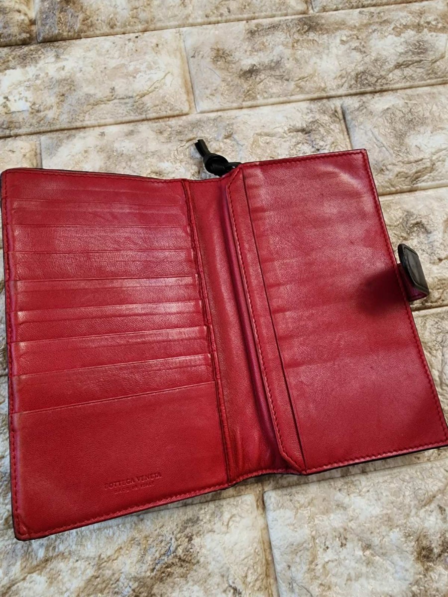 本物 ボッテガヴェネタ 折り財布 二つ折り 黒 イントレチャート 【公式