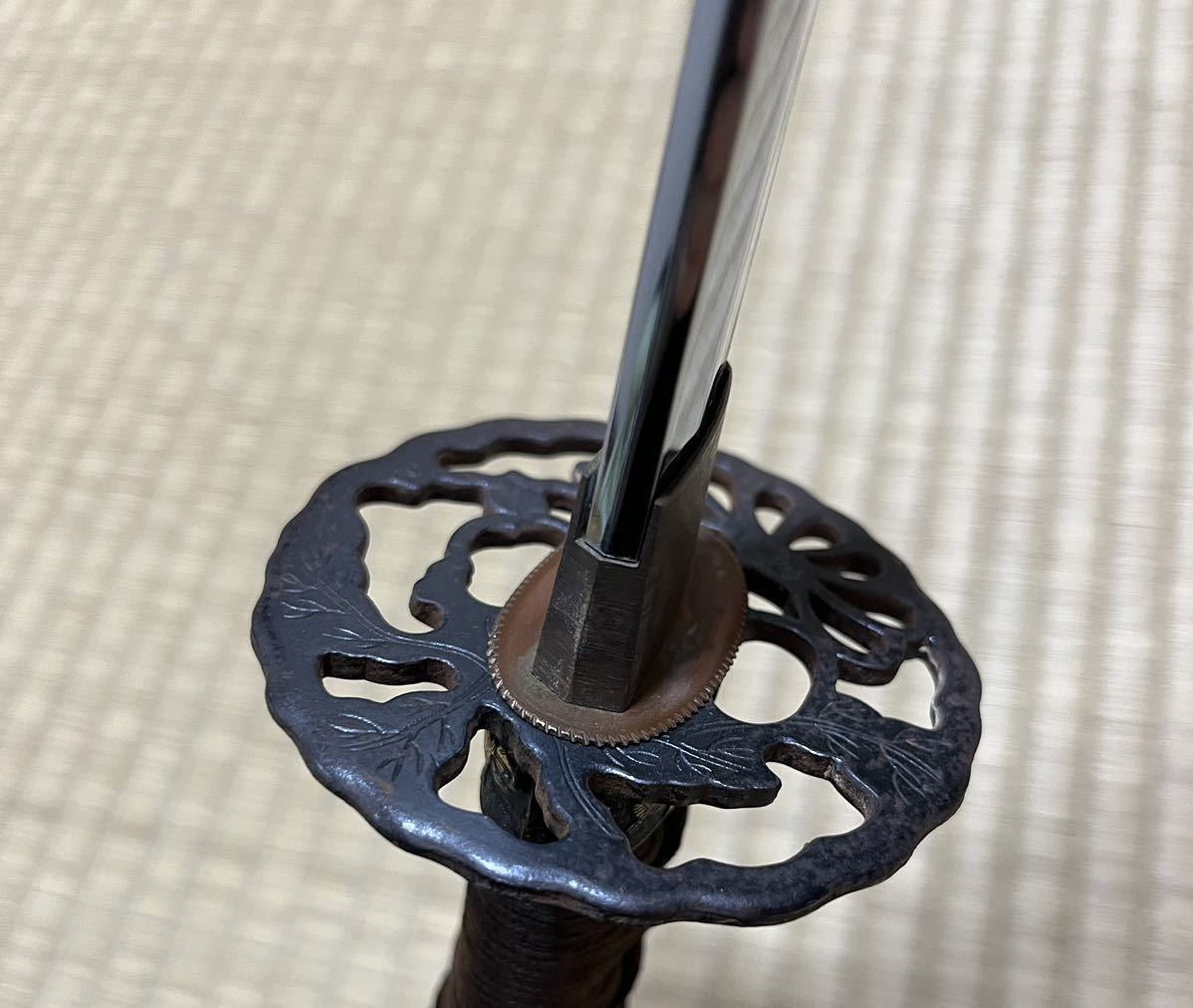 送料無料】希少/本格拵え/藤巻/透かし鍔/模造刀 /脇差/全長:約68，5cm