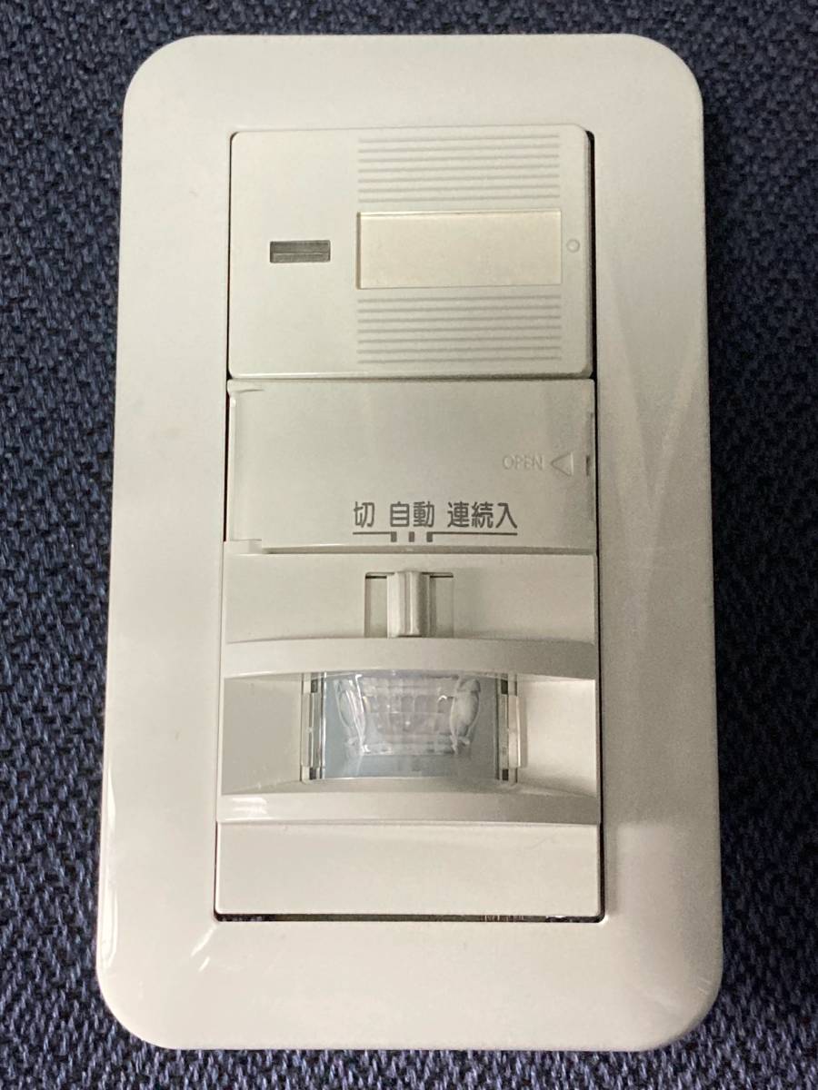 ★即決！送料350円★ WTK1811WK かってにスイッチ 熱線センサ付自動スイッチ 2線式 3路配線対応 Panasonic パナソニック WTK18115WK