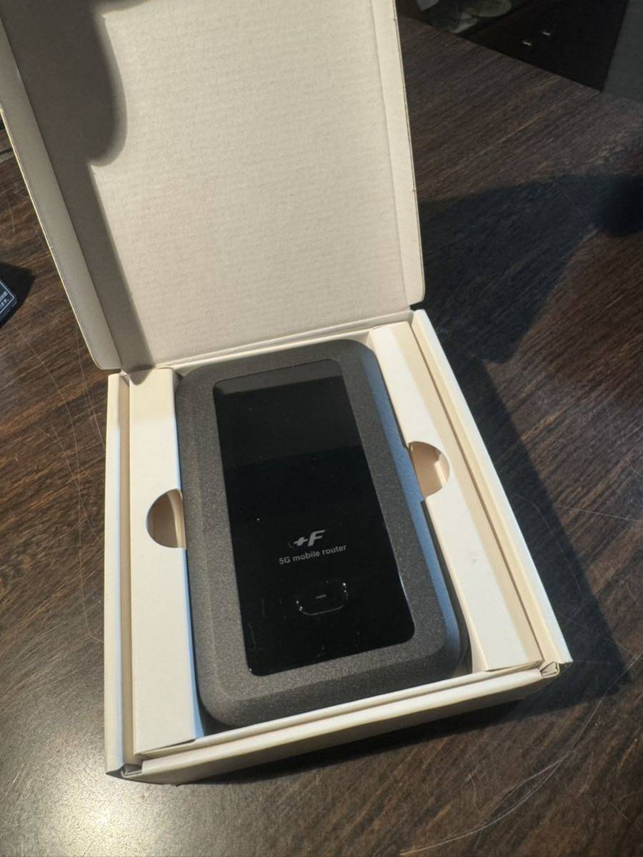 富士ソフト (Fujisoft) 5G対応Wi-Fiモバイルルーター +F FS050W 富士