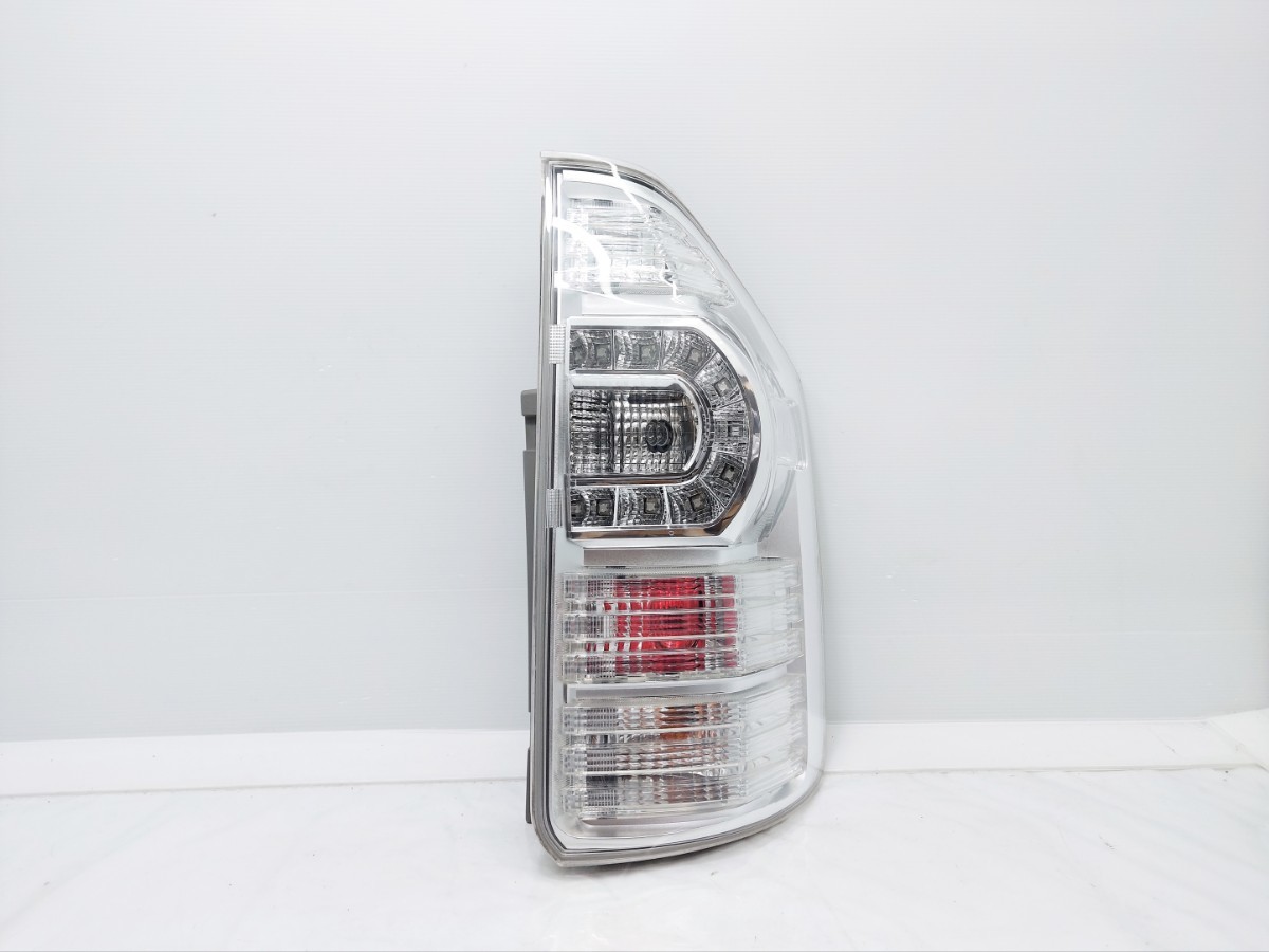 ZRR70 ZRR75 ヴォクシー 後期 右 テールランプ 運転席側 LED 点灯確認