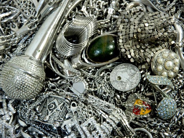 貴金属 メッキ イミテーション アクセサリー 約6kg ジャンク品 まとめ売り! イミテーション メッキ シルバーカラー アクセサリー