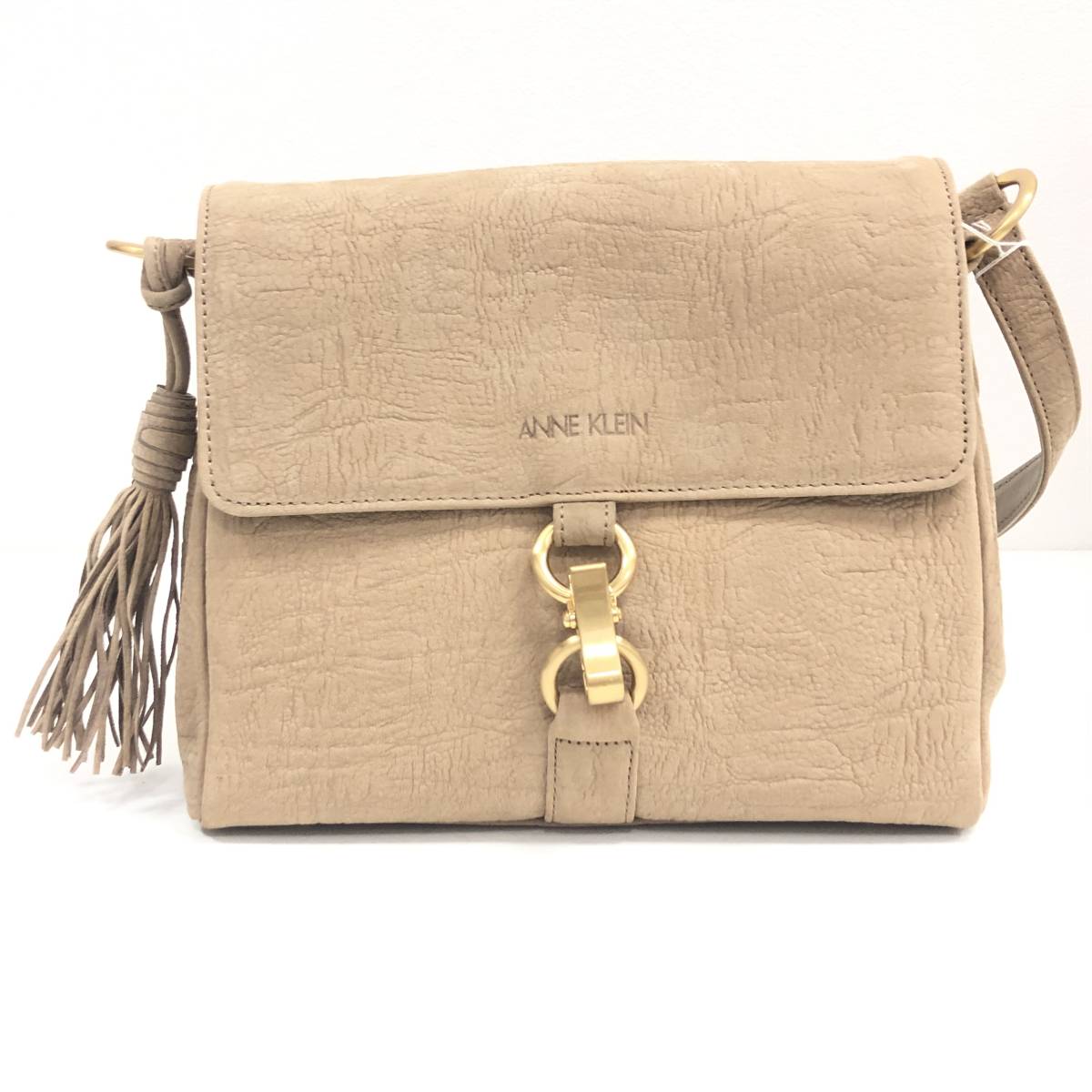 ANNE KLEIN/アンクライン】タッセル付きショルダーバッグ 象皮 トープ 