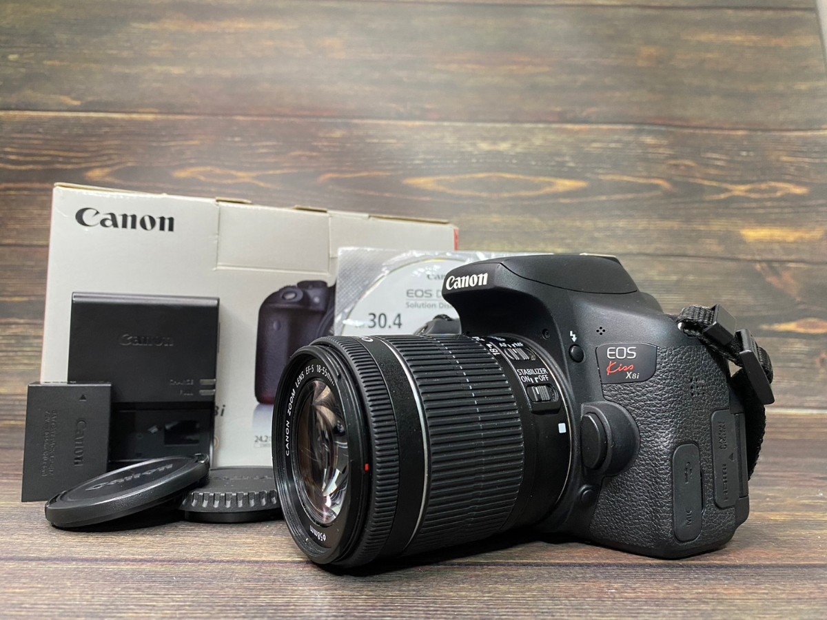 ■ ほぼ新品 ■ キャノン　Canon Kiss X8i レンズキット 元箱付 Canon キヤノン EOS Kiss X8i レンズキット デジタル一眼レフカメラ 元