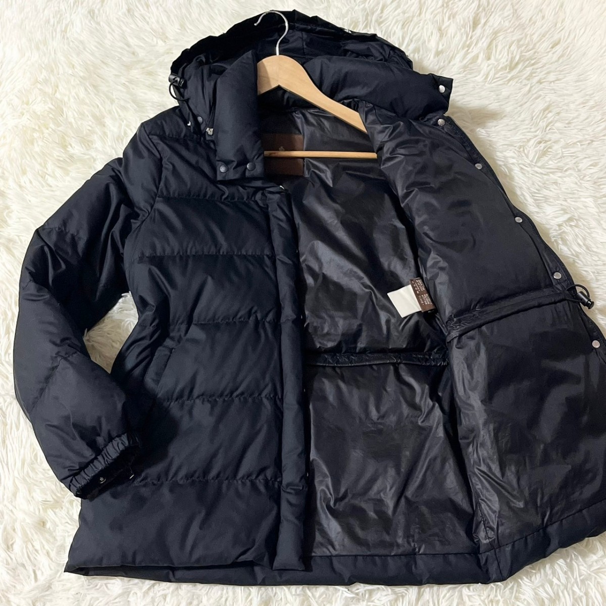 MONCLER モンクレール ダウンジャケット アウター レディース シャイニング ブラック 秋冬 光沢感 サイズ00 ロゴ刻印ボタン 茶タグ 裾ロゴ