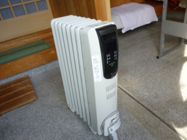 デロンギ デジタル ラディアント オイルヒーター KHD410812 デロンギ