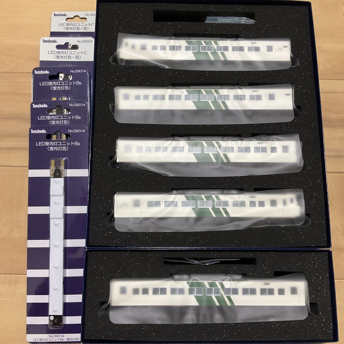 新品　未使用　HOゲージ　天賞堂　185系　踊り子色　JR晩年使用　C編成　5両　純正室内灯付き