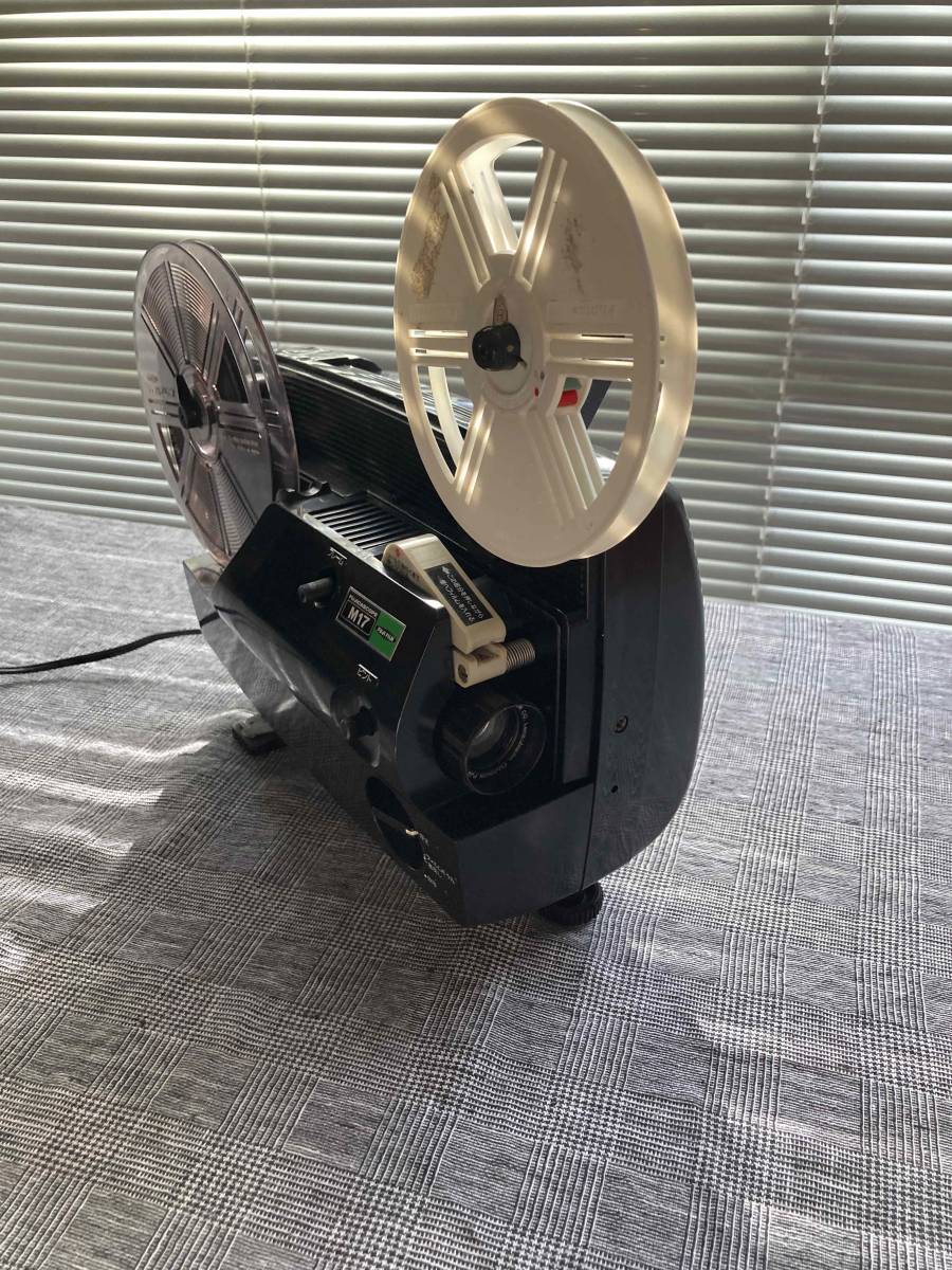 8ミリ映写機 FUJICASCOPE フジカスコープ M17(動作品)と8ミリカメラ/ フジカシングル 8 Z850 SOUND(動作未確認)のセット レトロ