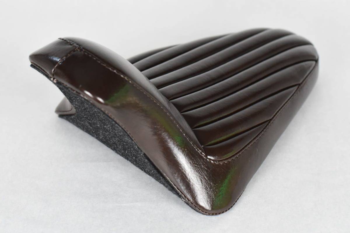 ハーレー ベイツ こげ茶 キャメル タックロール チョッパー ソロ 