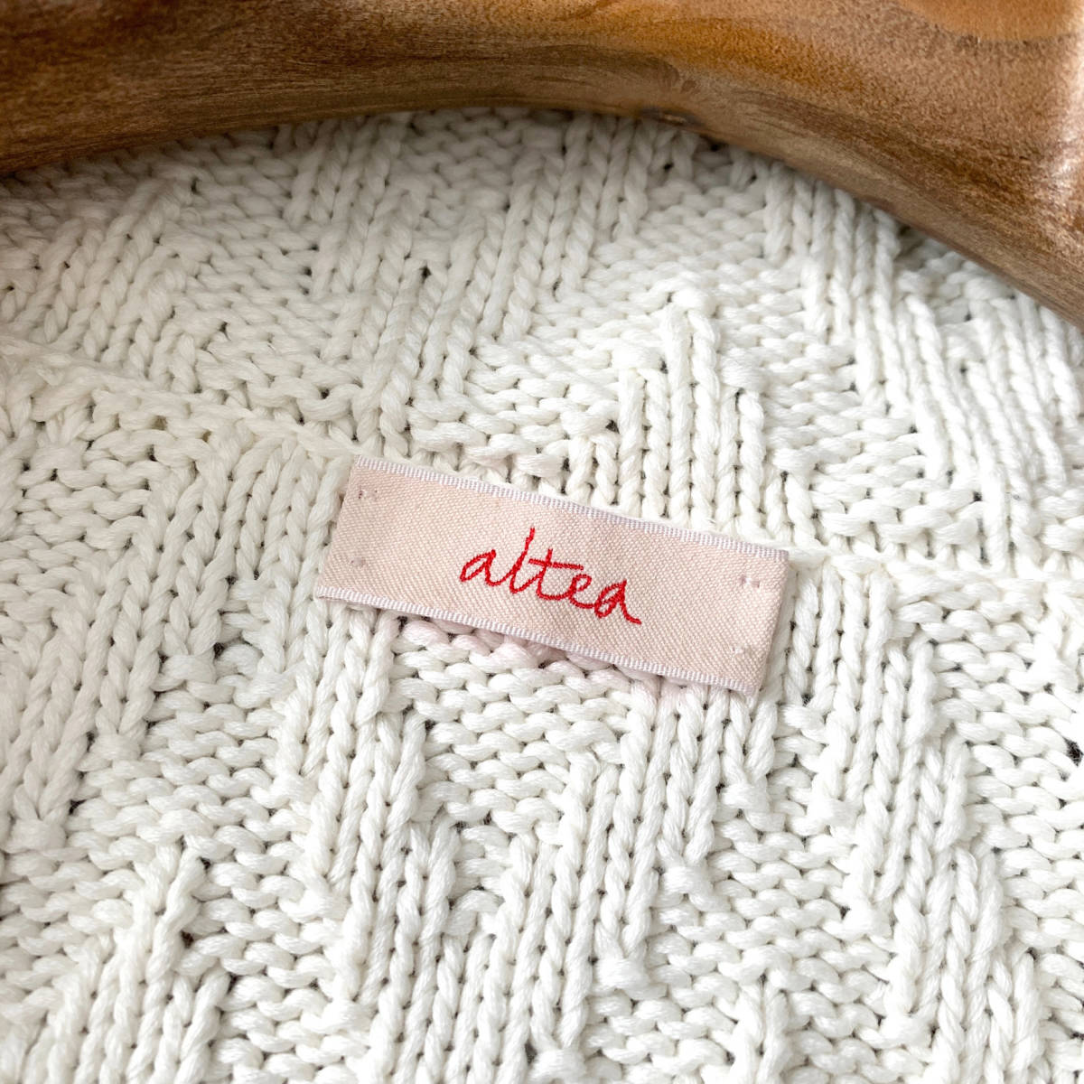 A15 美品 人気のニットJK！Mぐらい『アルテア Altea』細かい 編込 