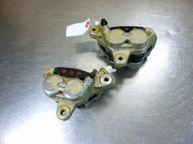 RG250γ フロントブレーキキャリパー左右セット、ジャンク★GJ21B、RG250ガンマ