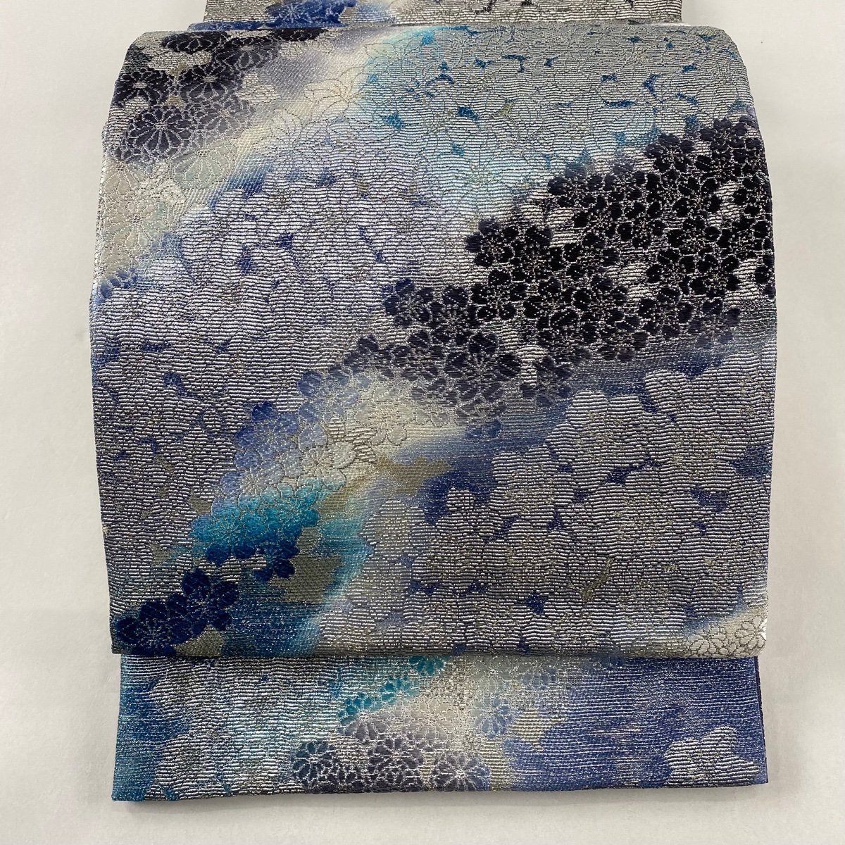 袋帯 六通 秀品 美品 正絹 桜 金銀糸 振袖向き 箔 刺繍 名品