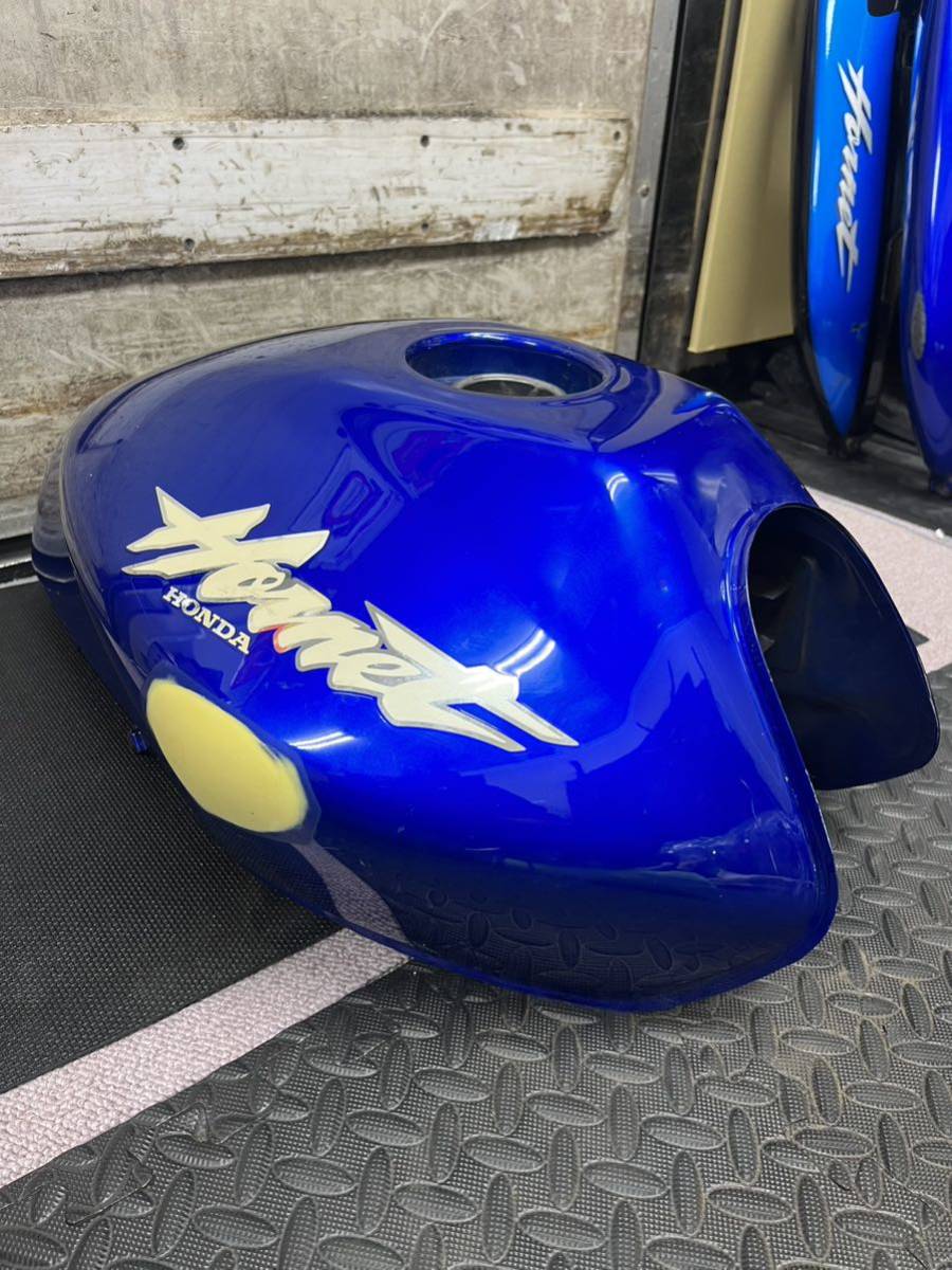 ホンダ ホーネット250 ガソリンタンク 青 前期 2026年最新】ホーネット250用タンクの検索結果を見る - Yahoo!オークション
