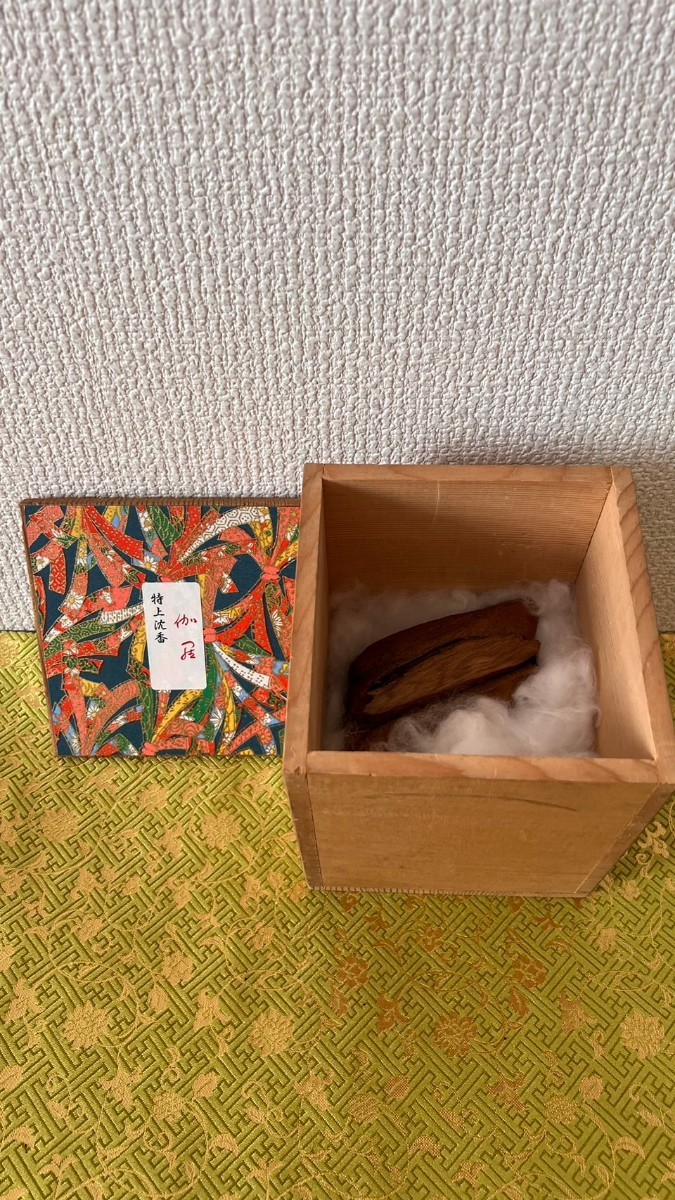 限定SALE，セール 特上沈香 伽羅 145g 松栄堂 伽羅 香道具 沈香 茶道具 香炉 香合 ベトナム産 塗香 仏具 御香木 お焼香(その他)｜売買されたオークション情報、yahooの商品情報をアーカイブ公開 - オークファン その他