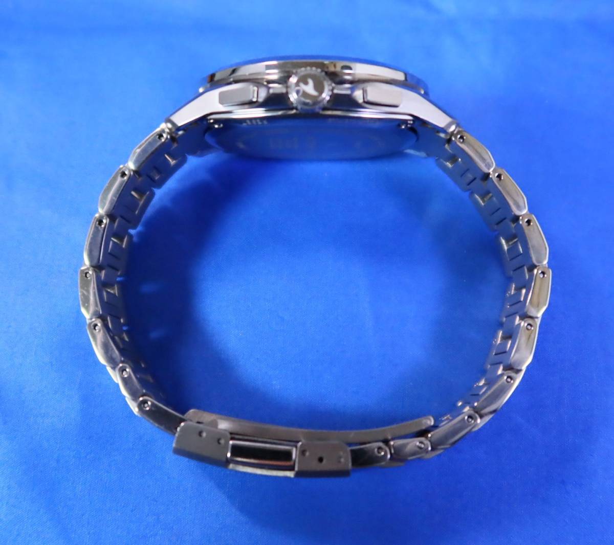 美品 カシオ オシアナス OCW-T2500-1AJF チタン 電波ソーラー クロノ 