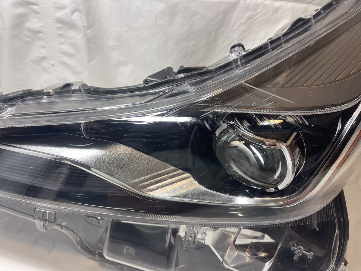 ZVW51-AHXEB-D トヨタ ポリウス左ヘッドライト左ライト ジャンク