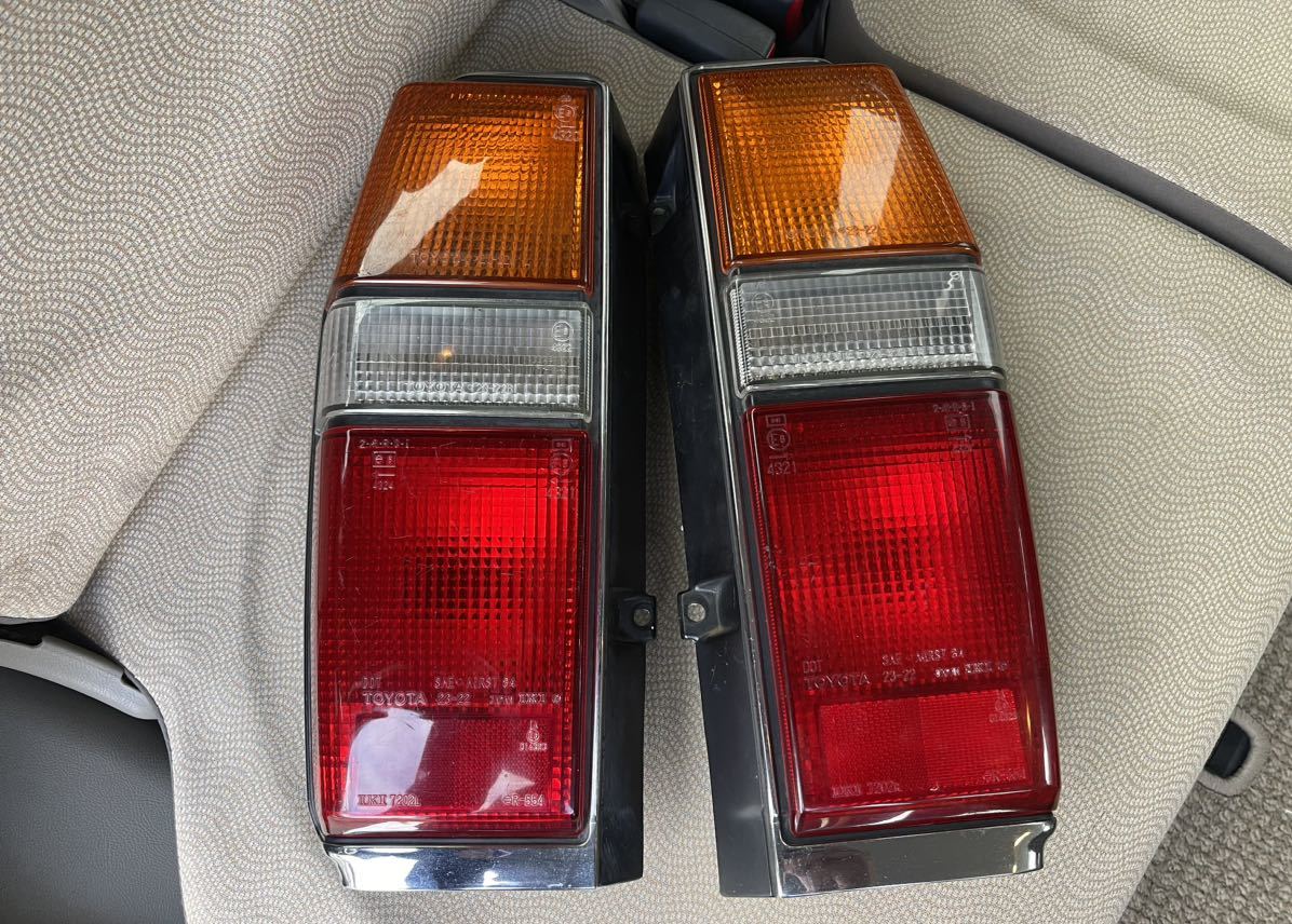トヨタ マークⅡ ワゴン バン GX70系　テールランプ 左右セット マーク2ワゴン マーク2バン テールランプ テールライト 左右セット